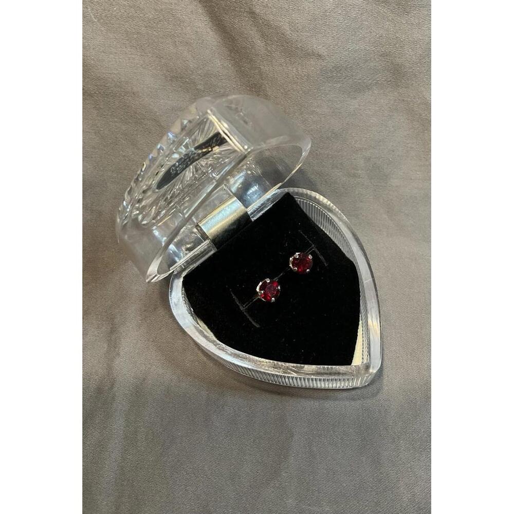 NWOT Small Burgandy Stud Earrings Made w/ Swarovski Crystal in Heart Box  #1333